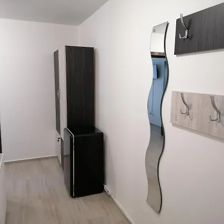 Ama Cu Terasa 50 Mp & Parcare Gratuita Lägenhet Braşov