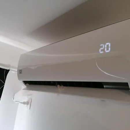 Ama Cu Terasa 50 Mp & Parcare Gratuita Lägenhet Braşov