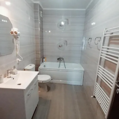 Apartman Ama Cu Terasa 50 Mp & Parcare Gratuita Brassó