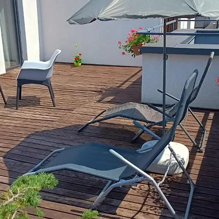 Apartment Ama Cu Terasa 50 Mp & Parcare Gratuita *